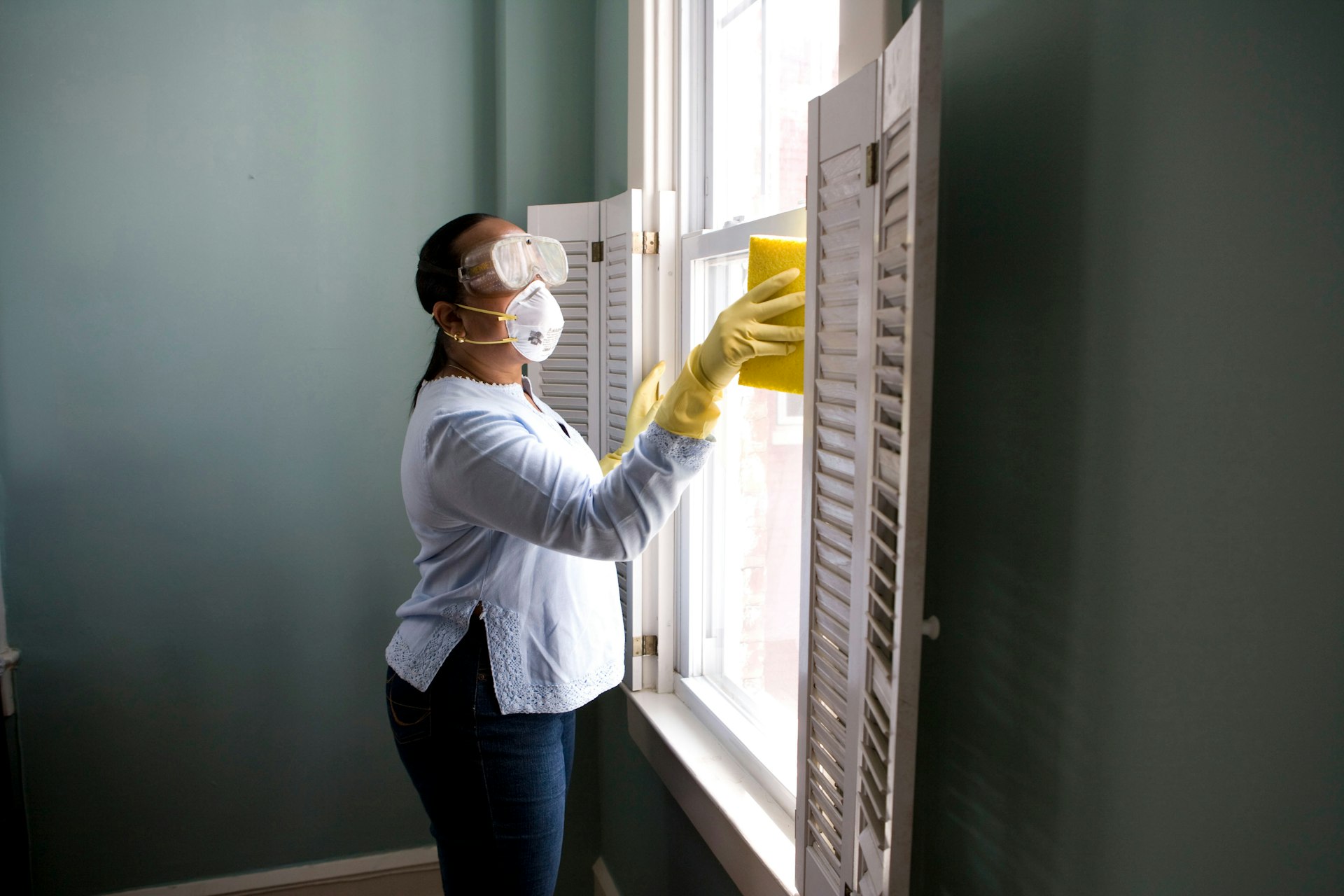 Professional deep cleaning window shutters